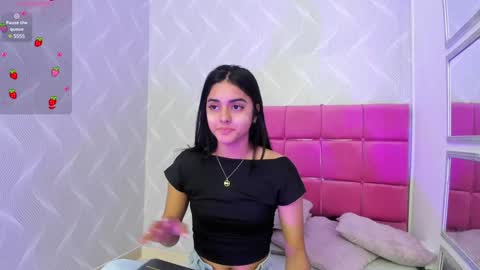 Snapshot of natalia_aguirre chatting on February 4, 12:22 pm Naty  online show from February 4, 12:22 pm