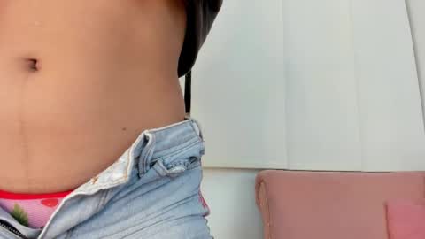 Snapshot of natalia_aguirre chatting on September 24, 1:32 pm Naty  online show from September 24, 1:32 pm