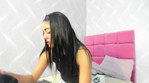 Snapshot of natalia_aguirre chatting on January 12, 12:23 pm Naty  online show from January 12, 12:23 pm
