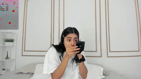Snapshot of natalia_aguirre chatting on February 10, 12:29 pm Naty  online show from February 10, 12:29 pm