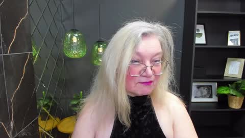 Snapshot of natalicloud chatting on December 22, 1:44 pm NataliCloud online show from December 22, 1:44 pm