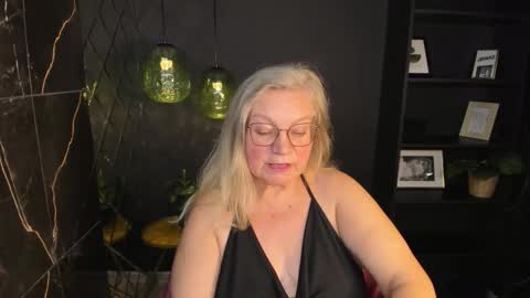 Snapshot of natalicloud chatting on October 5, 3:28 pm NataliCloud online show from October 5, 3:28 pm