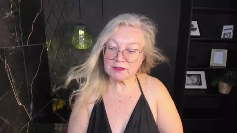 Snapshot of natalicloud chatting on October 7, 1:15 pm NataliCloud online show from October 7, 1:15 pm