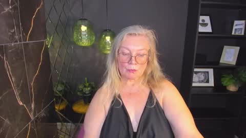 Snapshot of natalicloud chatting on October 18, 3:48 pm NataliCloud online show from October 18, 3:48 pm