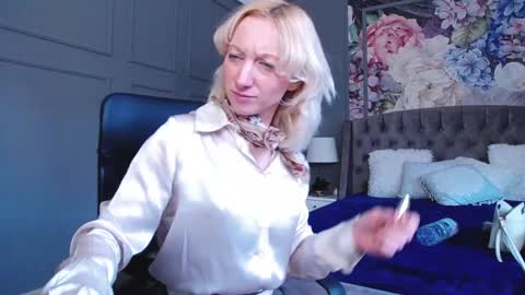 Snapshot of natalie_bitton chatting on January 15, 8:41 am Natalie online show from January 15, 8:41 am