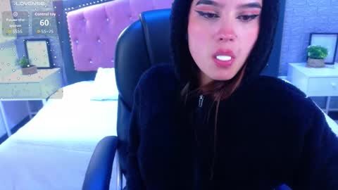 natalie  online show from December 3, 3:09 am