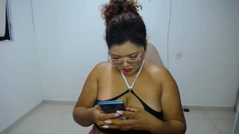 natalie_tits1 online show from January 7, 8:01 pm
