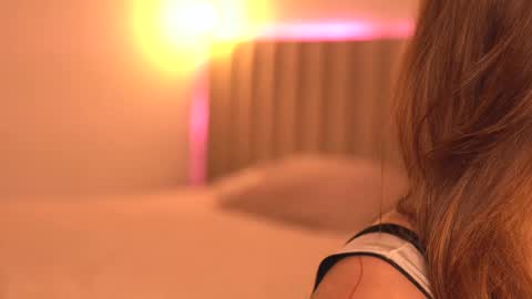 Snapshot of nataly_05 chatting on January 9, 1:29 am anatalybee online show from January 9, 1:29 am