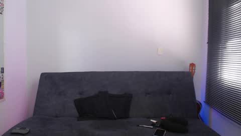   online show from April 8, 7:38 pm