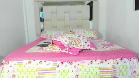 SARA online show from April 9, 1:19 am