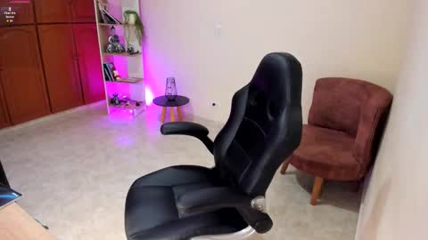 NATHALIE online show from December 15, 2:33 pm