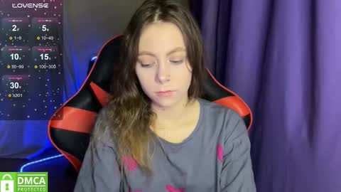 natural_babe666 online show from October 7, 11:42 pm