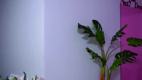 Naty online show from September 10, 1:44 pm