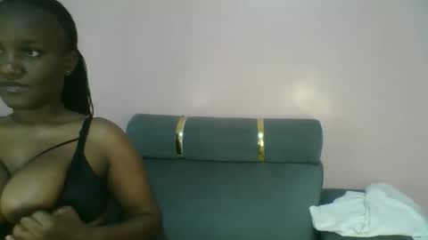 naughti_garlie online show from April 8, 6:37 am