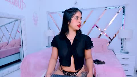 Snapshot of naughty__sara chatting on February 1, 11:32 am SARA online show from February 1, 11:32 am