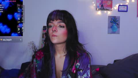 Em  please help me reach 100 thumbs up 3 online show from December 14, 10:56 am