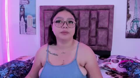 Snapshot of naughtyanamaria chatting on December 17, 3:39 am Ana online show from December 17, 3:39 am
