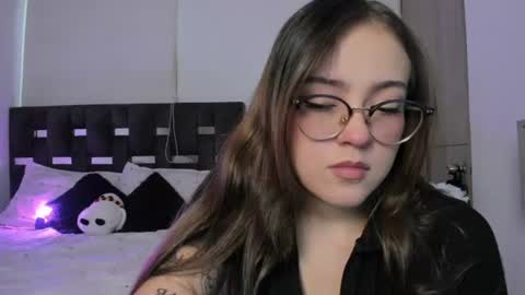 LANAindependent model online show from July 3, 1:06 pm