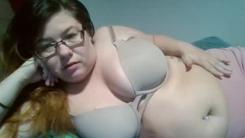 Snapshot of naughtynatalie1988x chatting on October 2, 10:15 pm Natalie online show from October 2, 10:15 pm