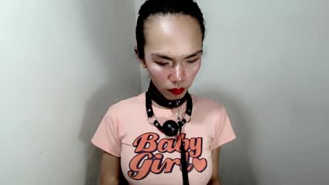 naughtypetiteangel online show from November 5, 9:25 am