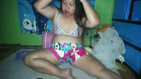 Snapshot of naughtyvina4u chatting on October 7, 5:45 am VI NA online show from October 7, 5:45 am
