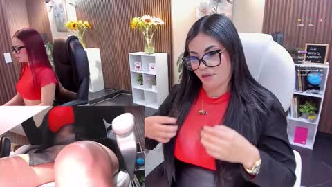 Snapshot of naugthyelli chatting on October 11, 12:48 am online show from October 11, 12:48 am