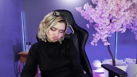 Navier  online show from November 11, 8:50 pm