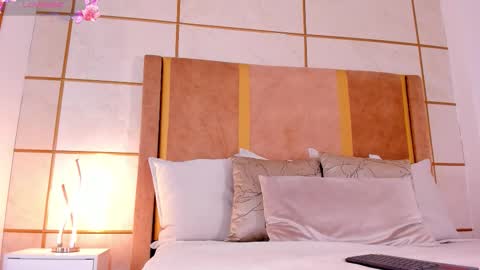    online show from November 24, 1:02 pm