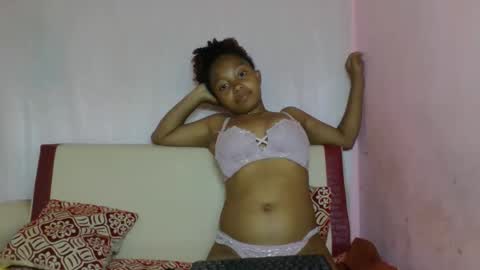 nayrah12 online show from November 29, 10:30 am