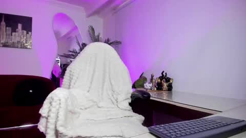 Hellen online show from October 4, 9:08 pm