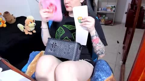 Geek Nicole    im Neeko UwU online show from March 22, 4:35 pm