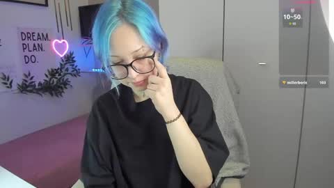 Kate online show from June 2, 9:05 pm