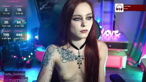    online show from December 7, 12:13 pm