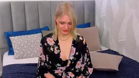 Snapshot of nellloyns chatting on February 27, 5:04 pm Nelly online show from February 27, 5:04 pm
