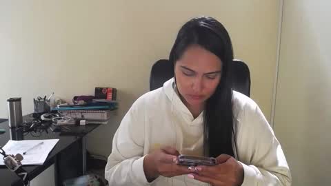 kelly lopez online show from November 25, 3:47 pm