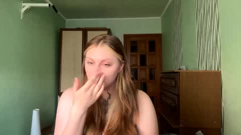 neomimaddern online show from May 12, 3:15 am