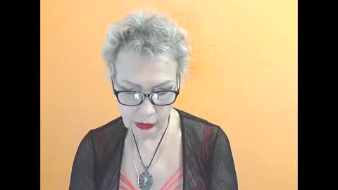 NessyJenixs online show from November 27, 8:39 am