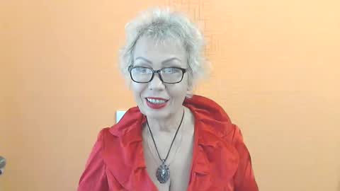 Snapshot of nessyjenixs chatting on October 18, 8:06 am NessyJenixs online show from October 18, 8:06 am