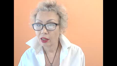 Snapshot of nessyjenixs chatting on October 12, 8:28 am NessyJenixs online show from October 12, 8:28 am