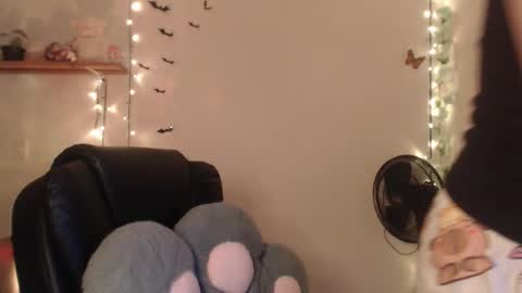 Snapshot of neurotic_witch chatting on September 26, 7:50 am Mar online show from September 26, 7:50 am