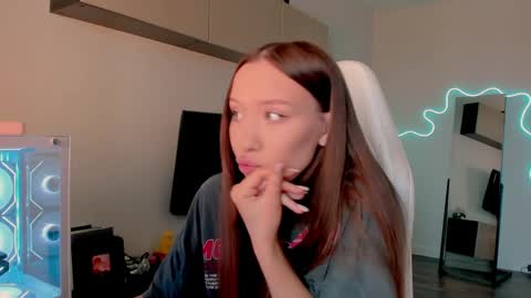 Mina online show from April 17, 6:37 am