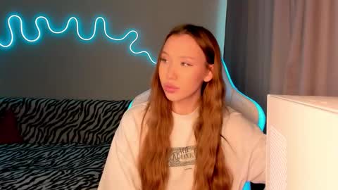 Snapshot of neyrmina chatting on September 29, 12:21 pm Mina online show from September 29, 12:21 pm