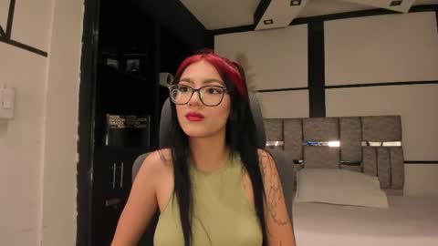 nezukoo_1 online show from May 26, 8:52 pm