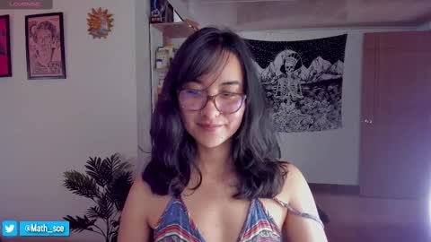 Nia online show from February 9, 8:02 pm