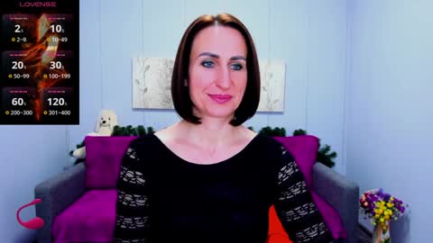 Snapshot of niasmithh chatting on December 17, 1:38 pm niasmithh online show from December 17, 1:38 pm
