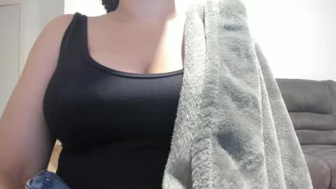 Snapshot of nicebrown chatting on February 13, 7:45 am Sfora online show from February 13, 7:45 am