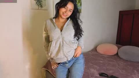 Nicole Silvermoon online show from April 4, 11:03 pm