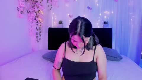 nicky_bonny18 online show from March 2, 12:34 pm