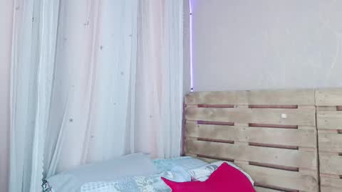 Snapshot of nicky_oli chatting on February 23, 2:28 pm nicky_oli online show from February 23, 2:28 pm