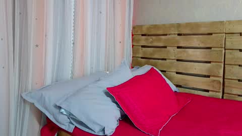 Snapshot of nicky_oli chatting on February 9, 1:03 pm nicky_oli online show from February 9, 1:03 pm